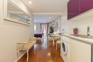 Superior Apartment, 1 Queen Bed, Balcony, City View (LS3) | Private kitchen | Mini-fridge, microwave, stovetop, electric kettle - Lisbon Core Apartments Bairro Alto (Lisbon)
