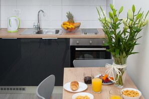 Superior-huoneisto, merinäköala (M13) | Ruokailu omassa huoneessa