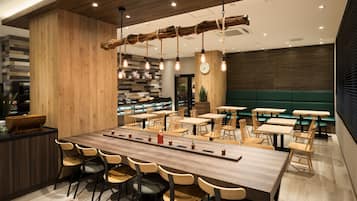Café da manhã com buffet todos os dias (JPY 1650 por pessoa)