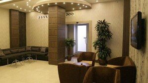 Lobby sitting area - Hotel Guven (Sanliurfa)