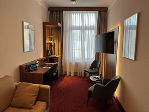 Ropa de cama hipoalergénica y minibar 