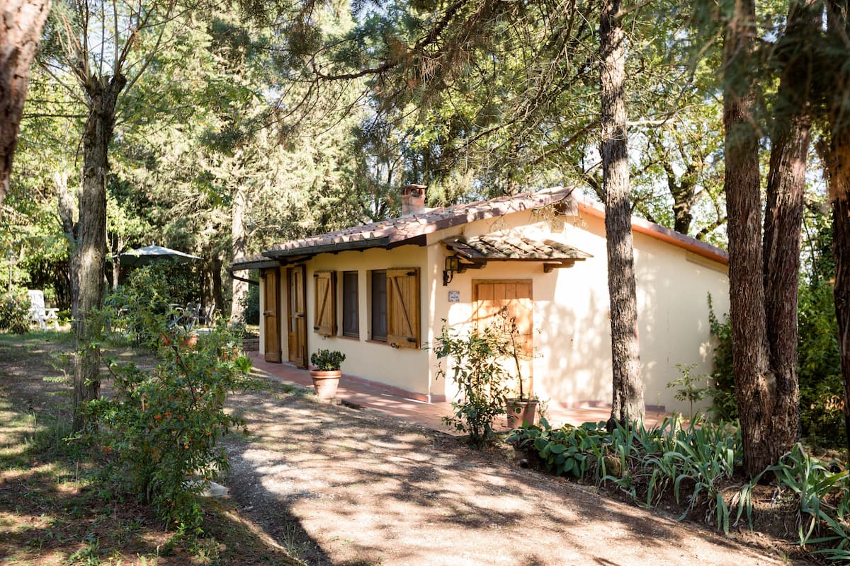 Superior Cottage, 1 Queen Bed, Refrigerator, Garden Area | Garden view