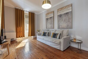 Exclusive Apartment, 2 Bedrooms, 2 Bathrooms, City View | Living area | 80-cm flat-screen TV with cable channels - Santa Justa 24 Apartments (Lisbon)