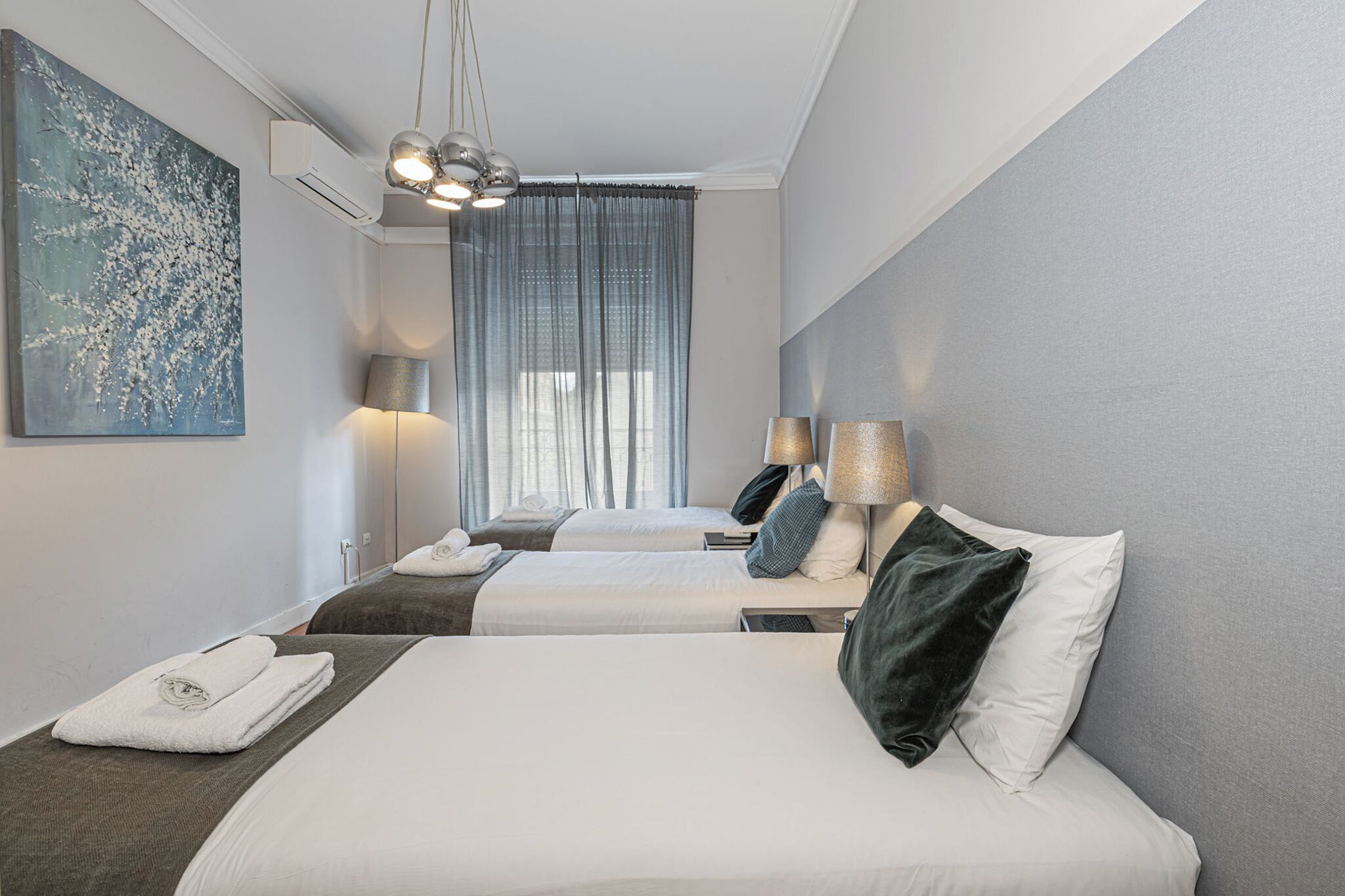 1 bedroom, individually decorated, individually furnished