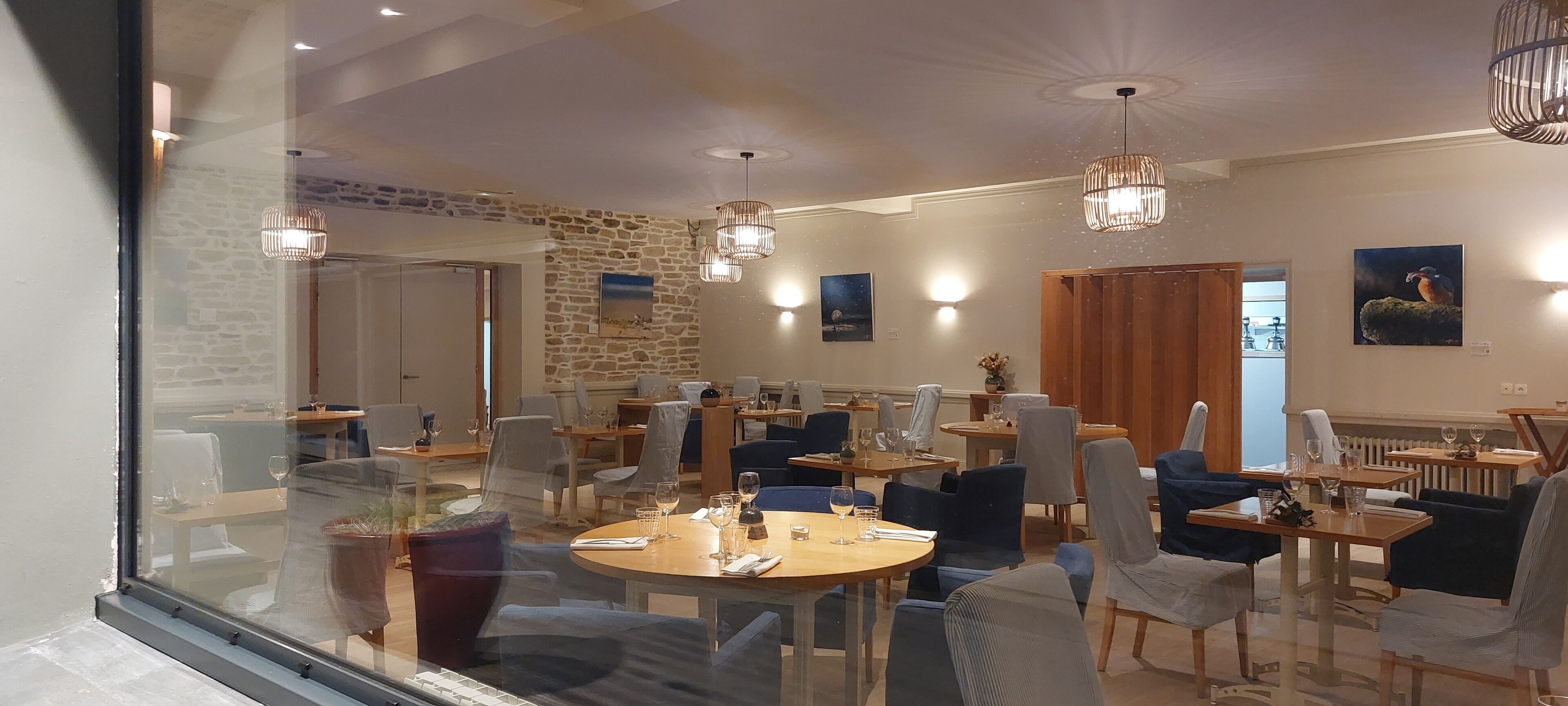 lunch and dinner served, french cuisine