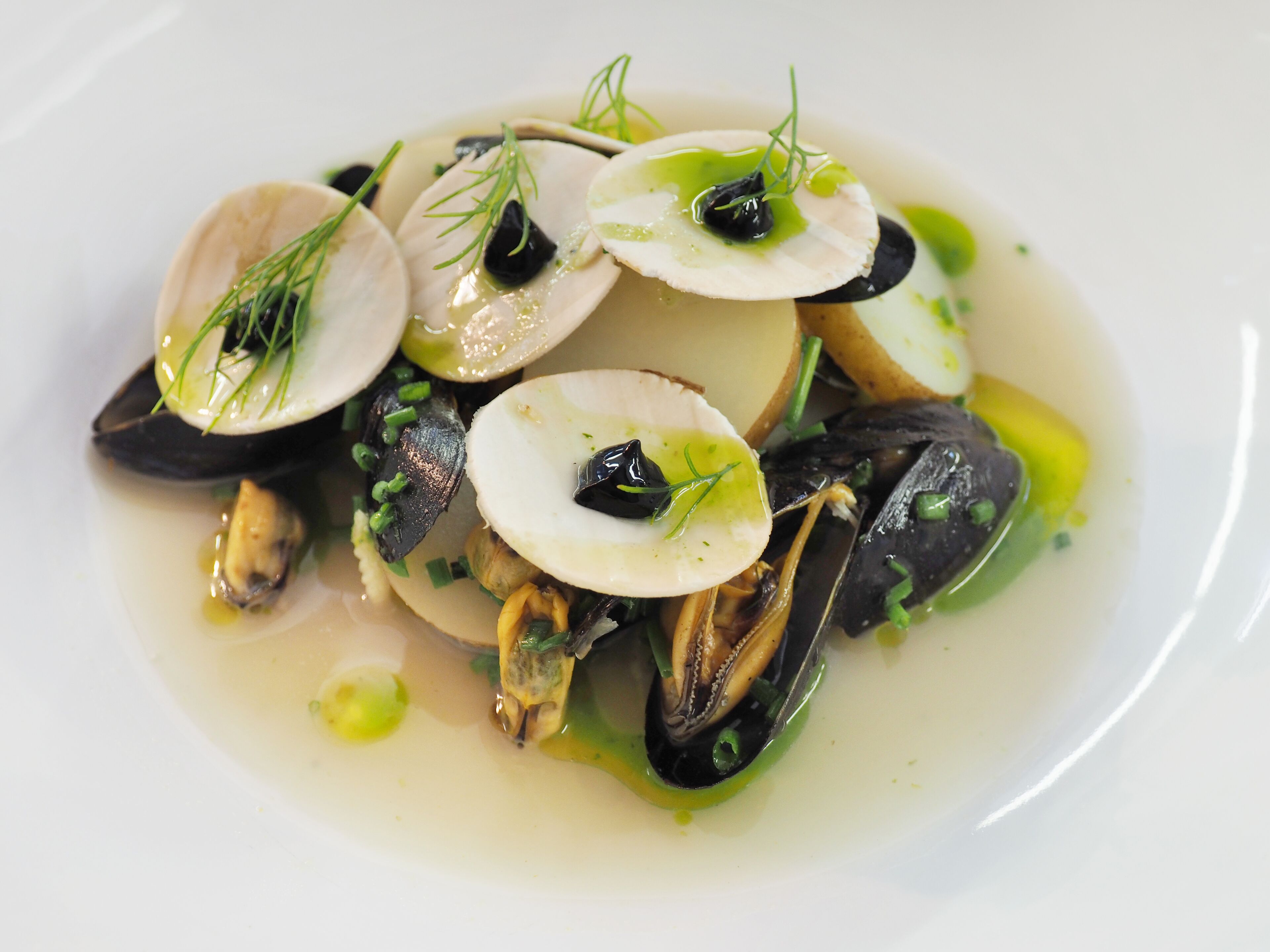 lunch and dinner served, french cuisine