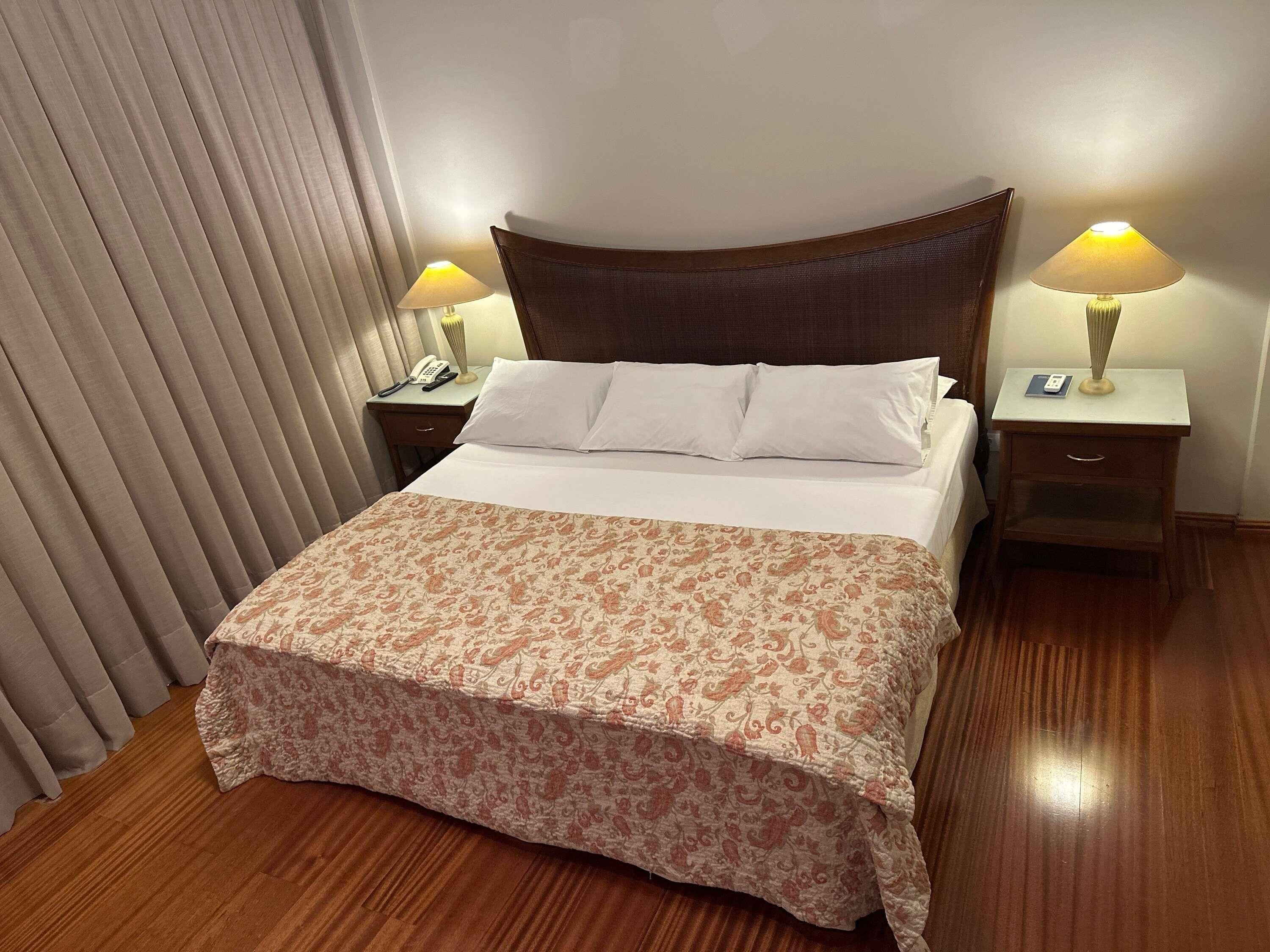Luxury Suite, 1 King Bed | Minibar, free WiFi, bed sheets