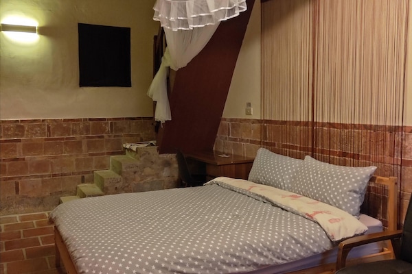 Comfort Quadruple Room, 2 Queen Beds, Ensuite | Desk, blackout drapes, free WiFi, bed sheets