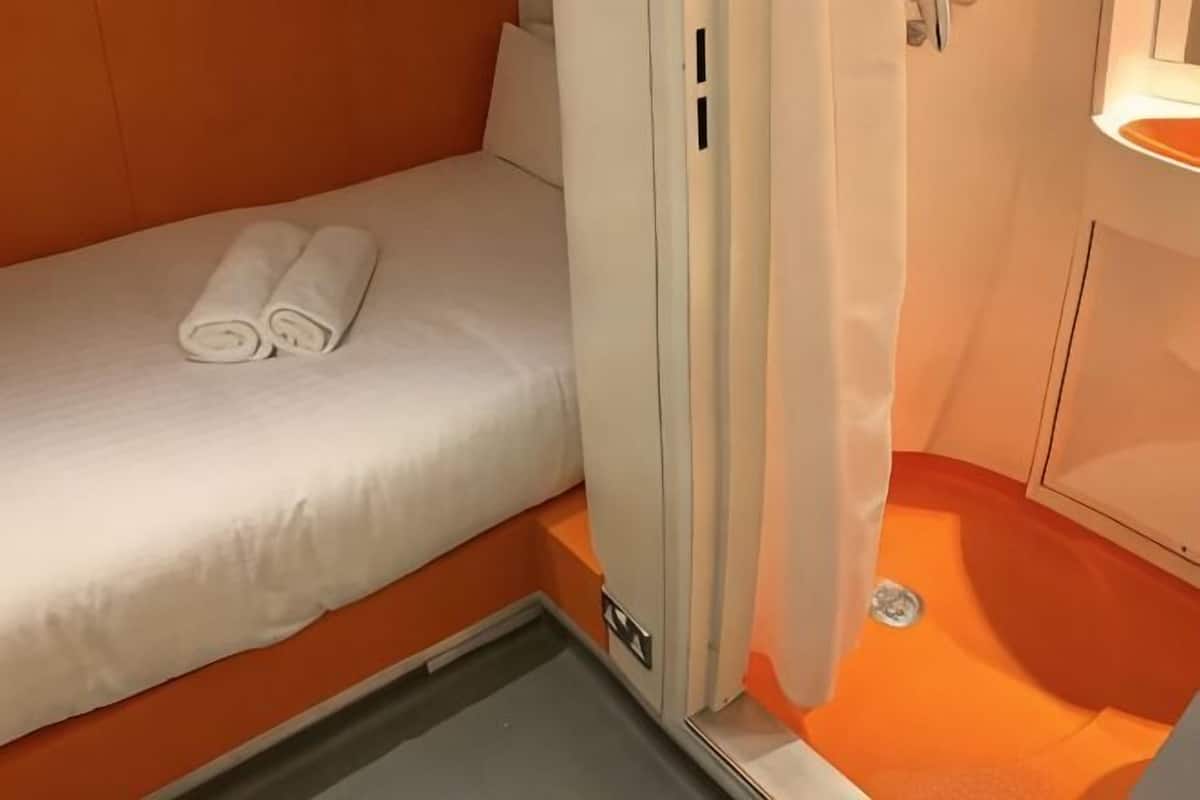 Lydisolert, wi-fi (inkludert) og sengetøy