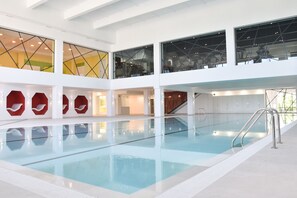 Indoor pool, seasonal outdoor pool, sun loungers - Wish Aqua & Spa Resort (Vyshen'ky)