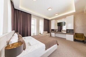 Junior Suite | Premium bedding, minibar, in-room safe, desk - Wish Aqua & Spa Resort (Vyshen'ky)