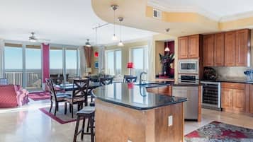 Condo, 4 Bedrooms | Private kitchen | Coffee/tea maker, fridge, microwave, oven