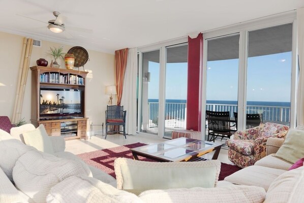 公寓式客房, 4 间卧室 | 起居区