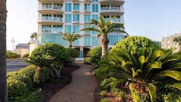 Condo, 4 Bedrooms | Exterior