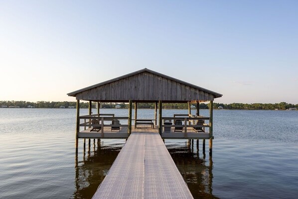 Condo, 4 Bedrooms | Property grounds