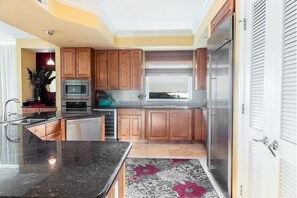 Condo, 4 Bedrooms | Private kitchen