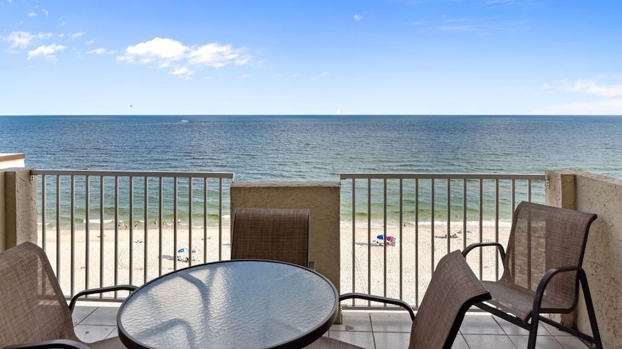 Tropical Winds Unit 701