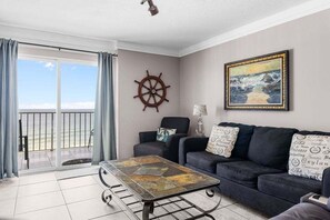 公寓式客房, 3 间卧室 | 起居区 | DVD 播放器