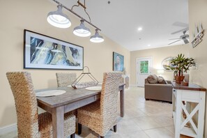 Dining - Laguna Breeze Unit C (Gulf Shores)