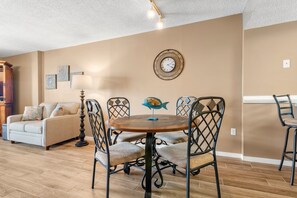 Condo, 2 Bedrooms | Dining