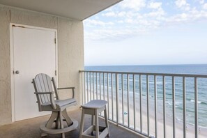 Condo, 3 Bedrooms | Property grounds