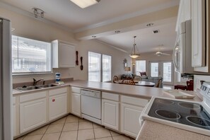 Paritalo, 3 makuuhuonetta | Yksityinen keittiö | Jääkaappi, mikroaaltouuni, uuni, astianpesukone