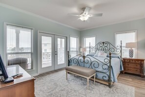 Duplex, 3 Bedrooms | 3 bedrooms, iron/ironing board, free WiFi - Spinnaker Pointe Unit 4B (Gulf Shores)