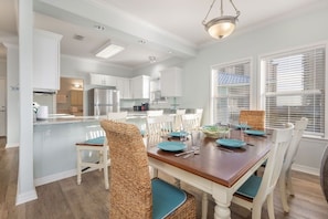 Duplex, 3 Bedrooms | Dining - Spinnaker Pointe Unit 4B (Gulf Shores)