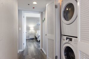 Condo, 3 Bedrooms | Interior