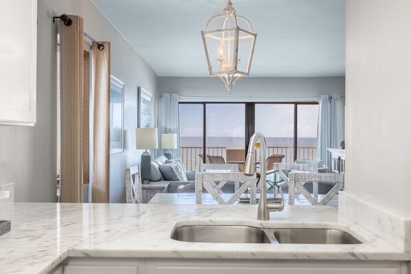 Condo, 3 Bedrooms | Interior