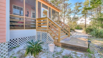 Cottage, 3 Bedrooms | Property grounds