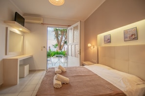 TV - Agoulos Beach Hotel (Zakynthos)