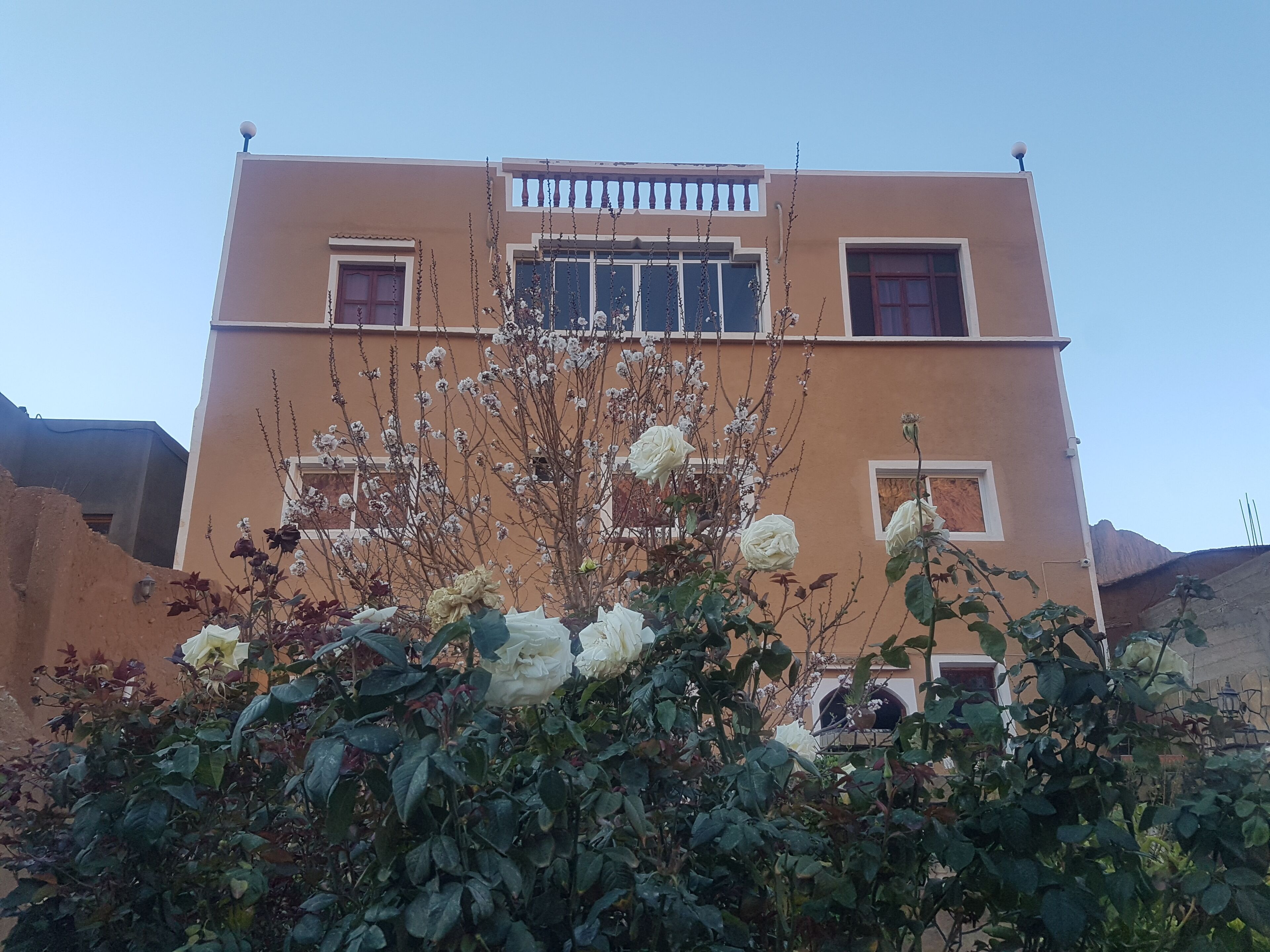 المنشأة من الخارج