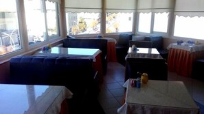 Desayuno buffet incluido todos los días