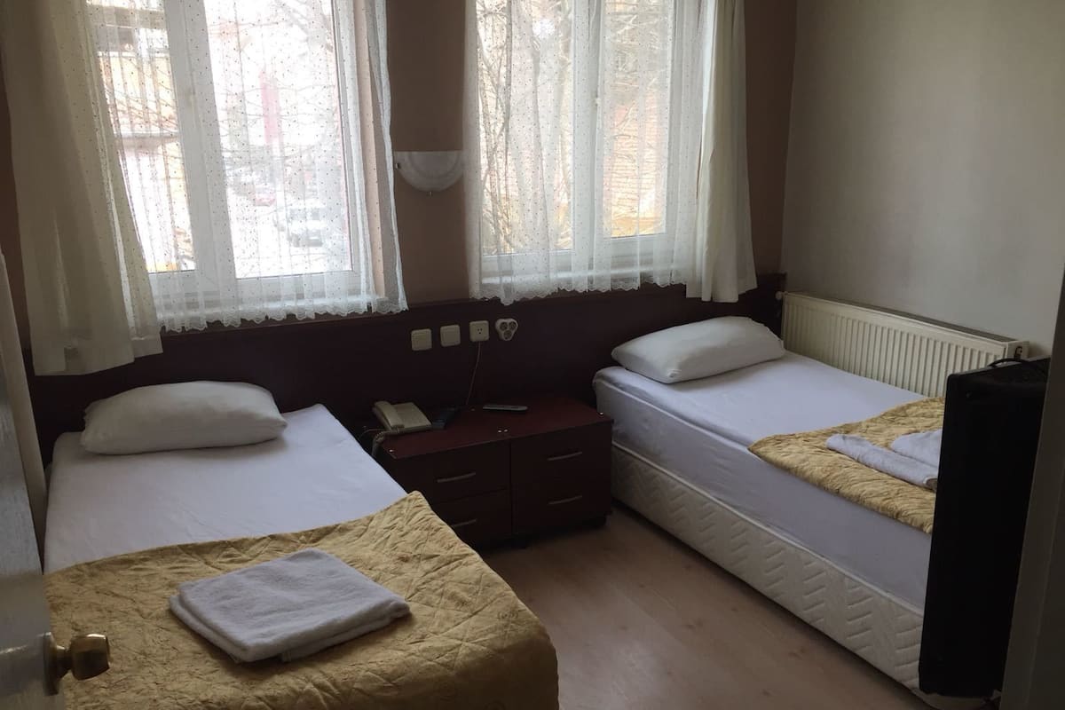 Standard-Doppel- oder -Zweibettzimmer