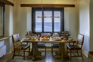 매일 뷔페 아침 식사 유료