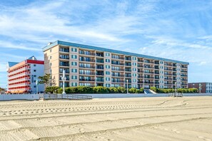 Condo, 2 Bedrooms | Exterior