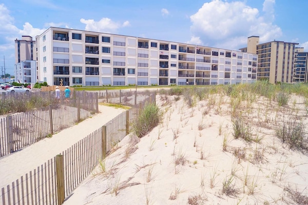 Condo, 1 Bedroom | Exterior