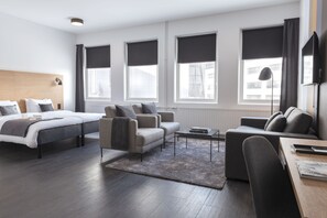 Family Suite Large | In-room safe, desk, blackout drapes, free WiFi