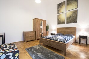 Comfort Apartment, 2 Bedrooms | 2 bedrooms, individually decorated, individually furnished, desk