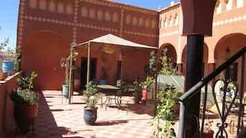 Vierbettzimmer | Terrasse/Patio