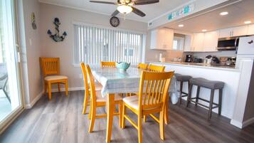 Apartment, 2 Schlafzimmer | Speisen