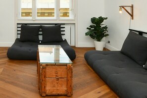 41-inch TV with cable channels - Large Central Apartments Dohány (Budapest)