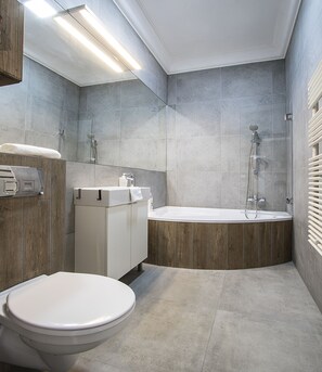 Bathroom - Large Central Apartments Dohány (Budapest)