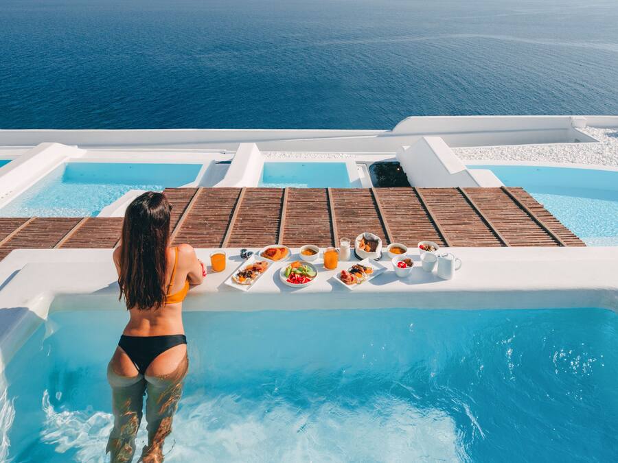 Seasonal outdoor pool, pool umbrellas, sun loungers