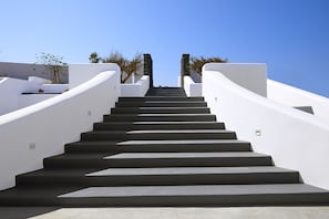 Exterior - Phōs The Boutique Luxury Hotel & Villas (Santorini)