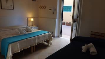 Kamar Keluarga | Seprai Frette Italia, busa memori, kedap suara, dan Wi-Fi gratis