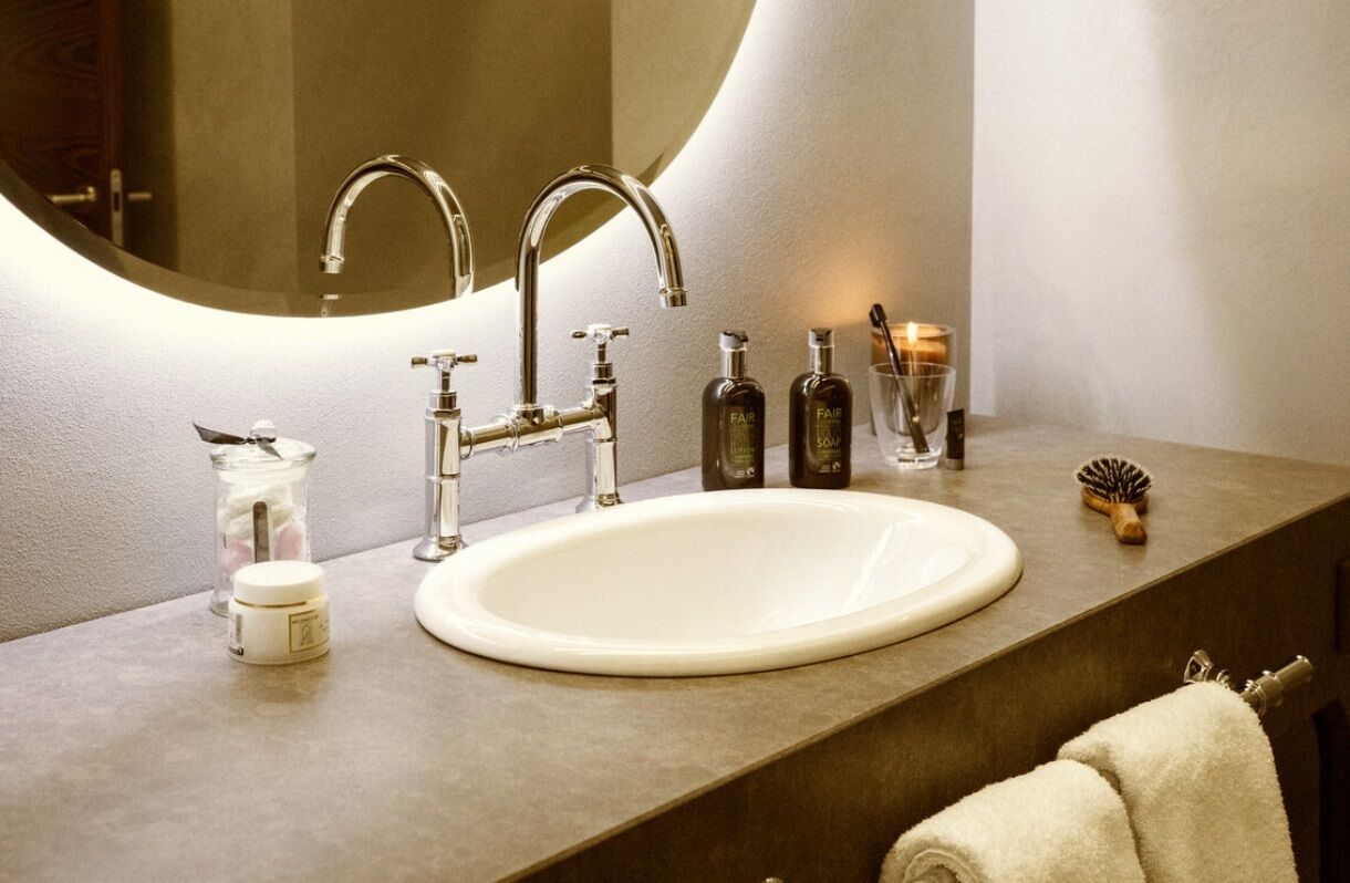 shower, rainfall showerhead, eco-friendly toiletries, hair dryer