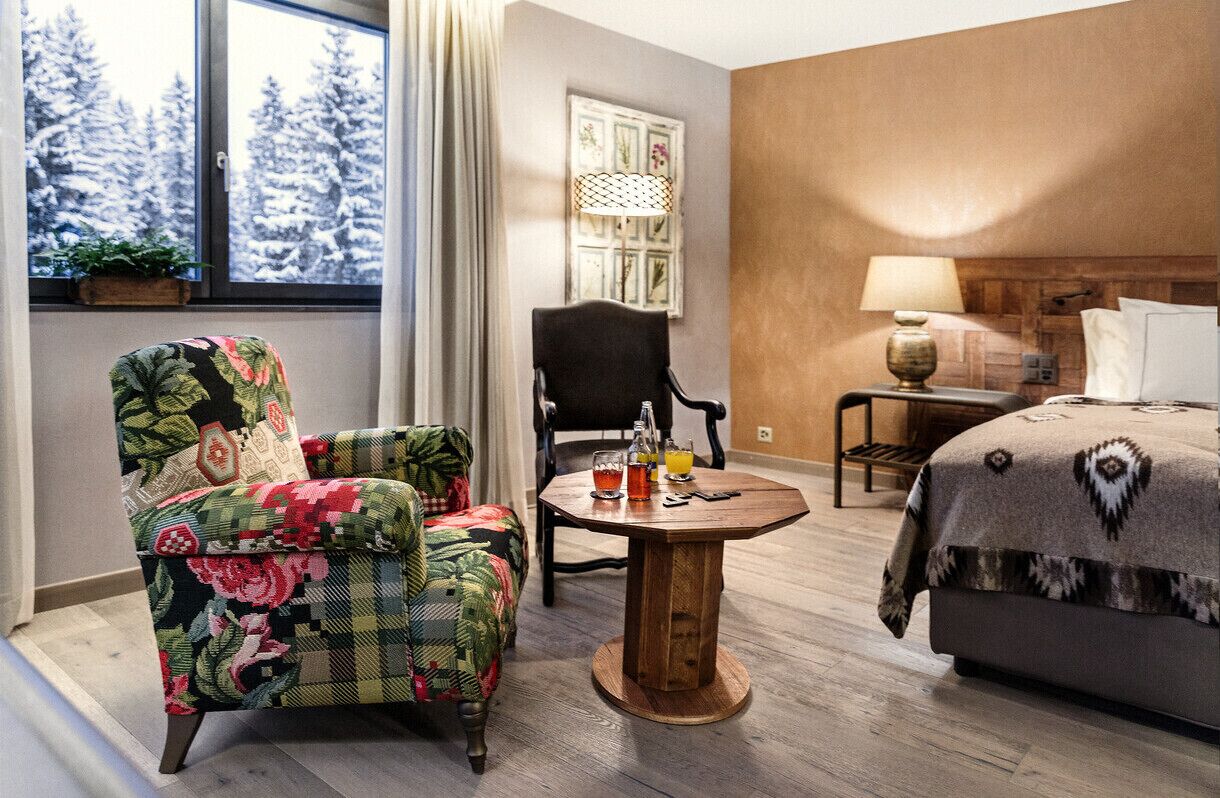 lifestyle double room with balcony | 2 bedrooms, hypo-allergenic bedding, minibar, in-room safe