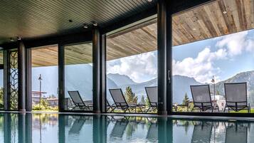 Un sauna, baño turco, masajes con piedras calientes, masajes deportivos